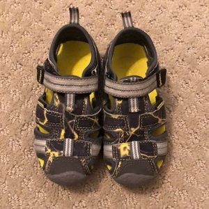 Pediped flex Sahara size 22. (Fits like 23!!)